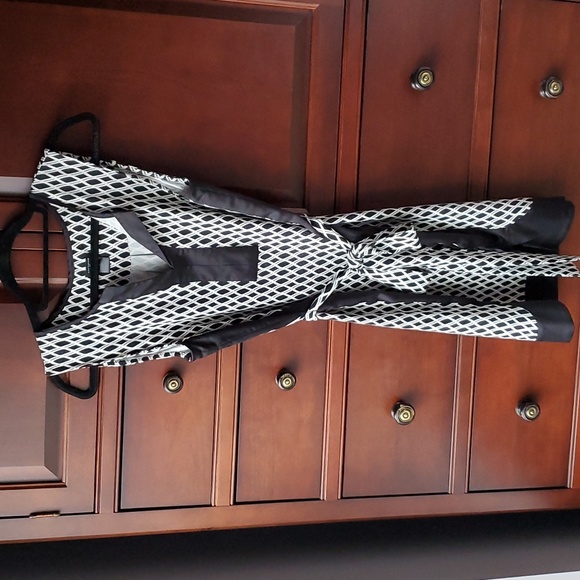 Ann Taylor - sleeveless dress with removable belt. Size: M. Black&White diamond. - Picture 3 of 6
